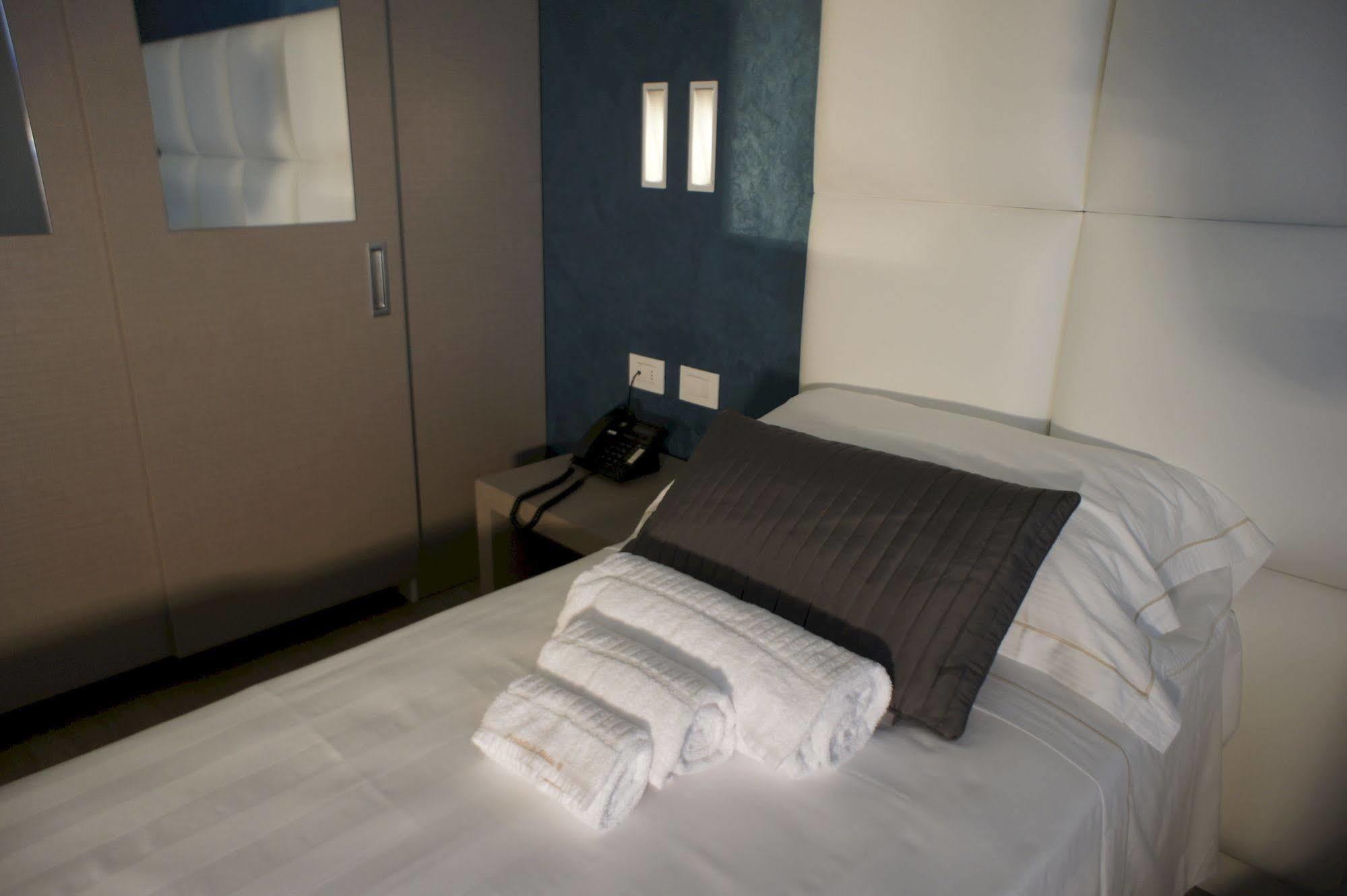Hotel Al Veliero Pontevico Eksteriør bilde